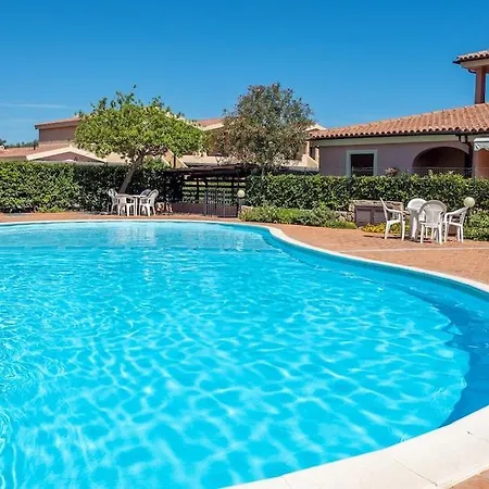 House In With Swimming Pool 2 Km From The Sea *