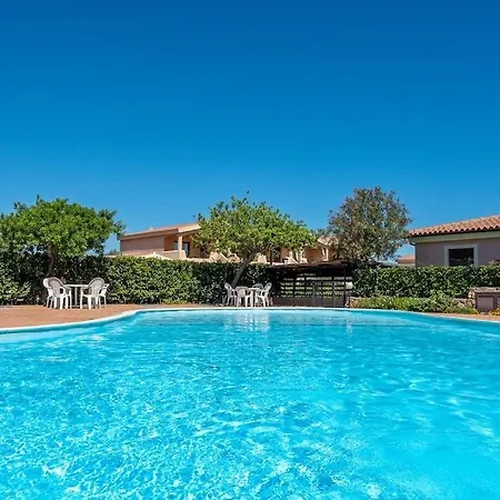 펜션 House In With Swimming Pool 2 Km From The Sea 무르타마리아