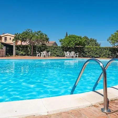 House In With Swimming Pool 2 Km From The Sea Holiday home *