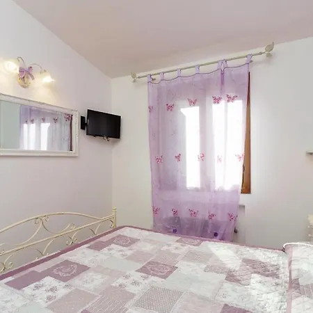 House In With Swimming Pool 2 Km From The Sea