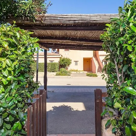 House In With Swimming Pool 2 Km From The Sea Holiday home *